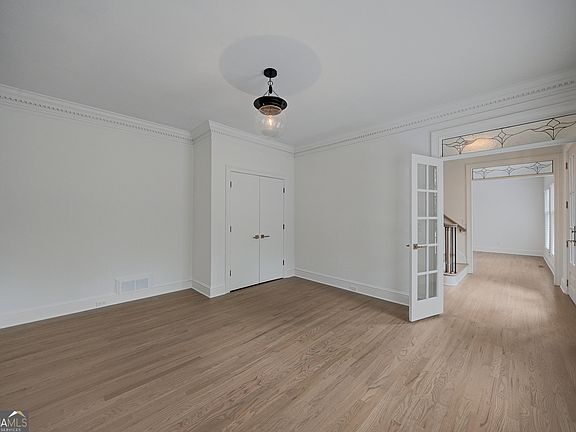5th image of 2352 Brittany Ln