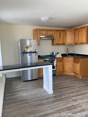 1st image of 170 New York Ave #9
