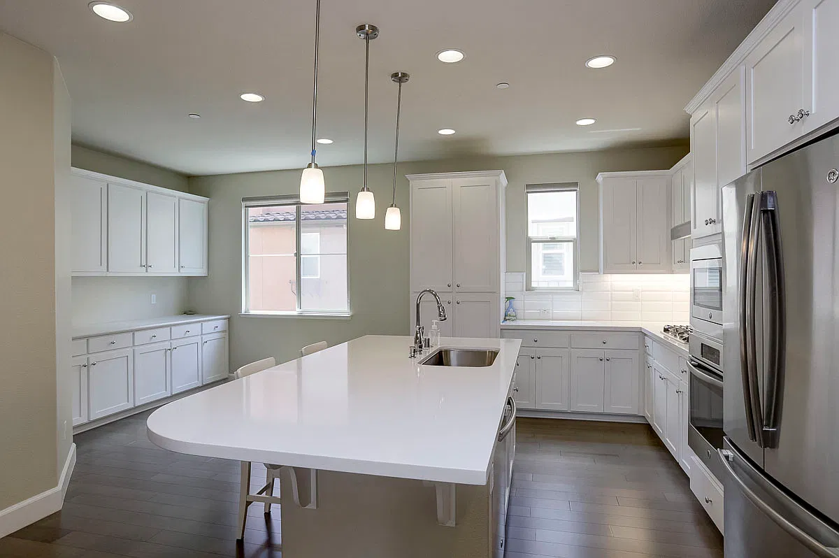 3 bed, 2.5 bath, 1568 sqft, $5,300 — Photo 4