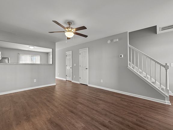 3rd image of 4013 Cobblestone Dr #7