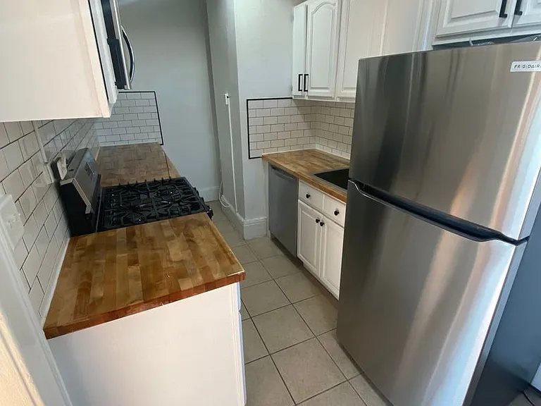 St. Luke's Place Apartment Homes — Photo 14