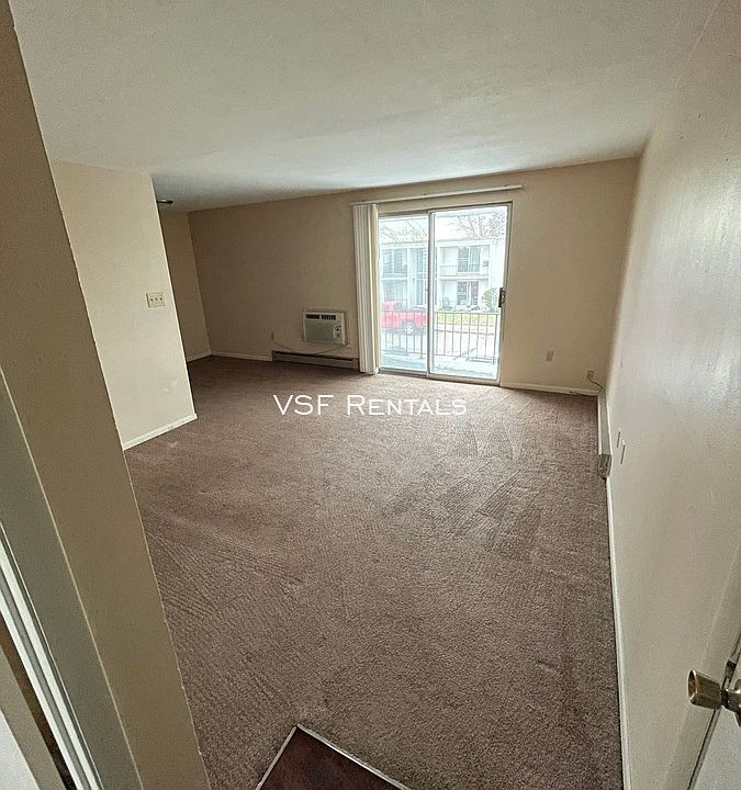 1st image of 810 Continental Ct #3
