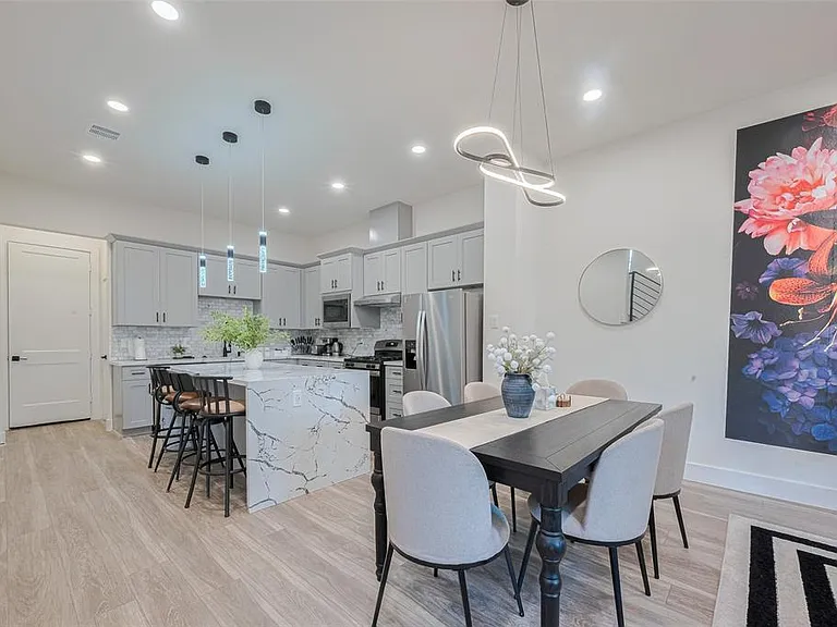 2909 Nagle St — Photo 10