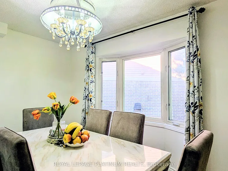 4 Gervais Dr — Photo 5