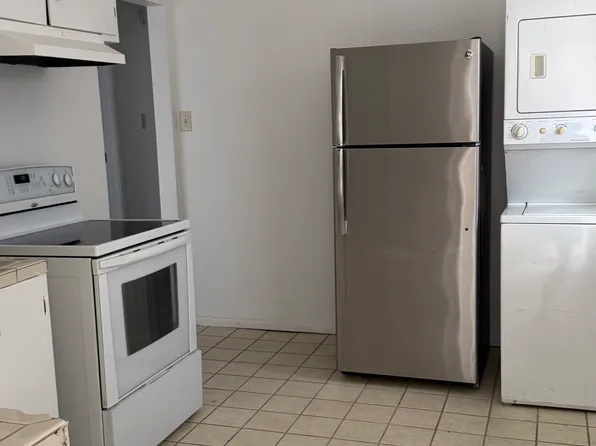 221 General Bradley St NE, Albuquerque, NM 87123