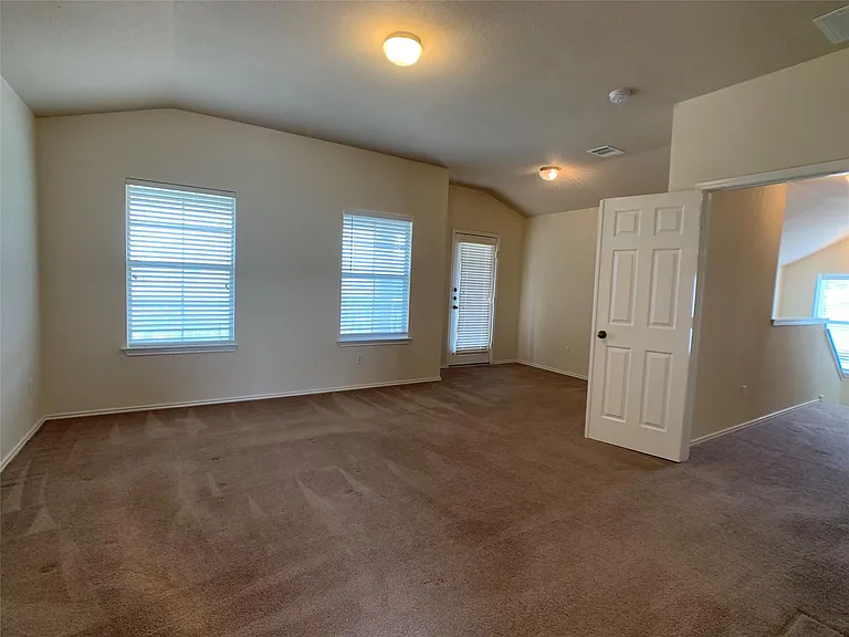 104 Lava Bed Dr — Photo 8