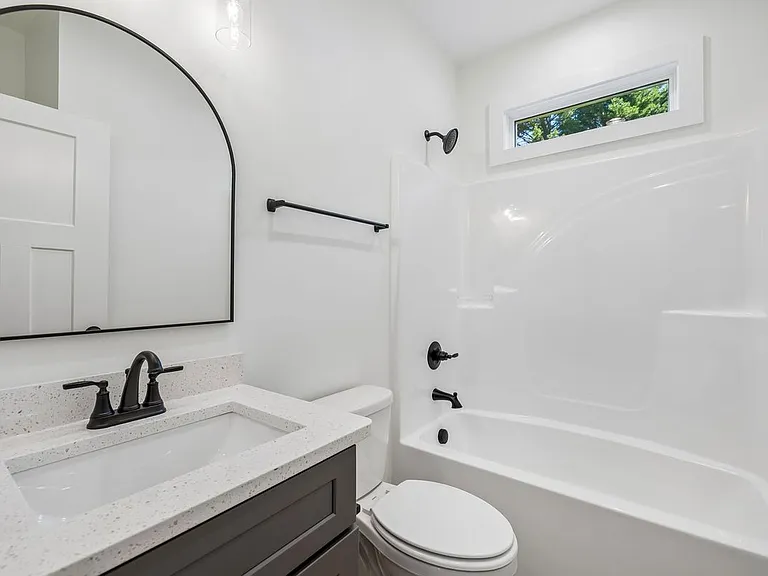 112 Rogers Ave — Photo 12