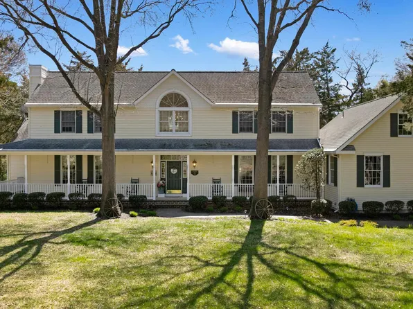 19 Cedar Meadow Dr, Cape May Court House, NJ 08210