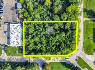 9365 Pineneedle Dr, Mentor, OH 44060