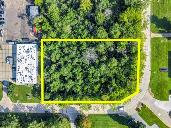 9365 Pineneedle Dr, Mentor, OH 44060