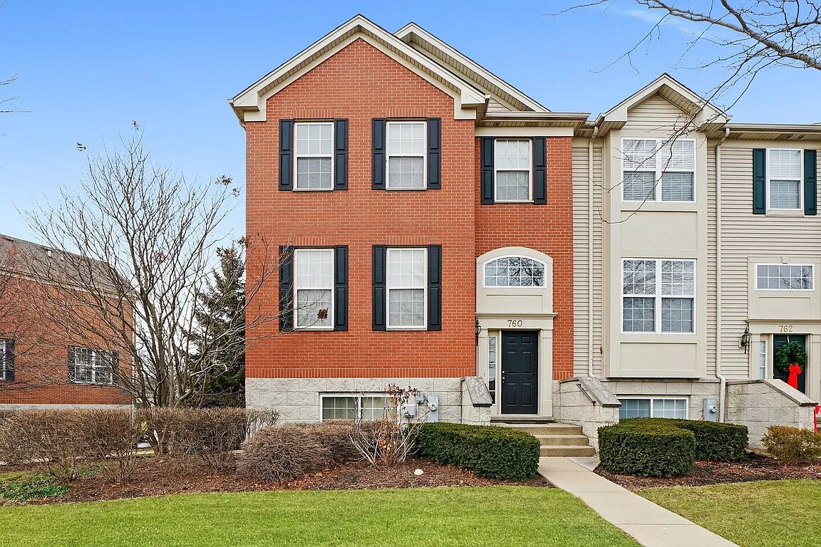 3 bed, 2.5 bath, 1976 sqft, $2,800 — Photo 1