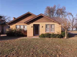622 E Main St, Tipton, OK 73570