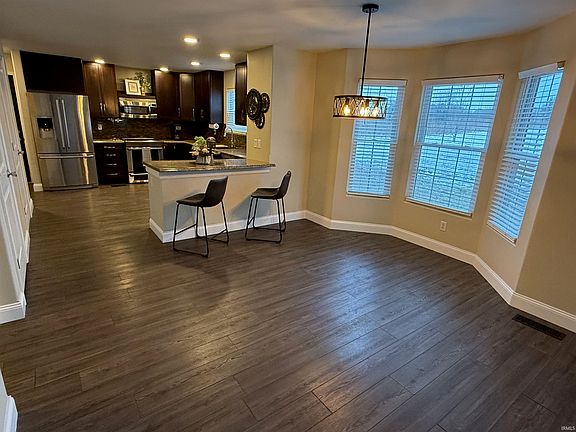 5th image of 9831 W Winyard Pl