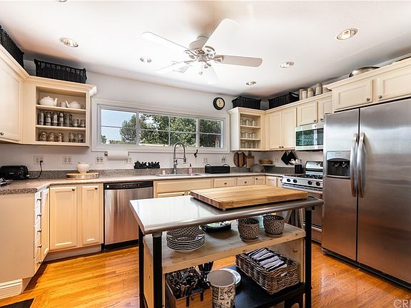 5th image of 7044 Lasaine Ave
