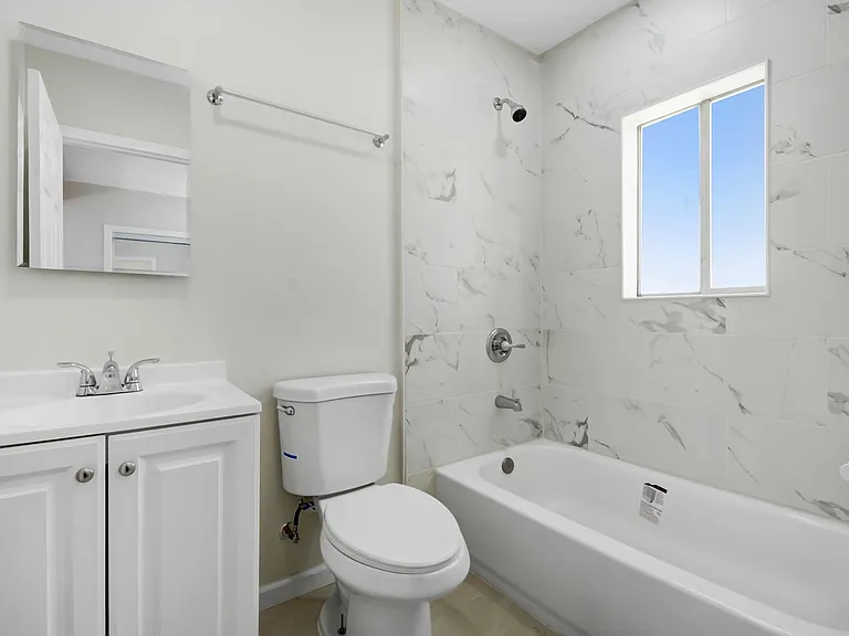 Foothill Villa — Photo 8