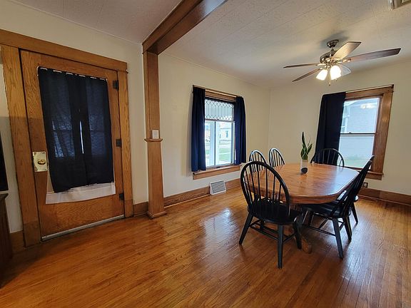 5th image of 312 Elm St
