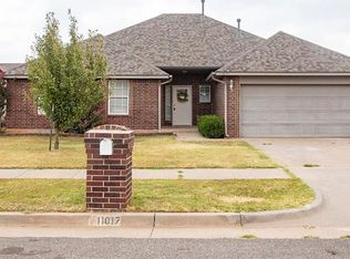 11017 SW 6th St, Yukon, OK 73099