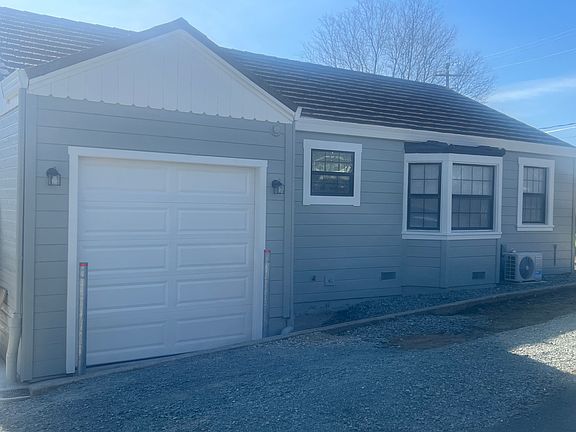 4th image of 392 Robert Ave