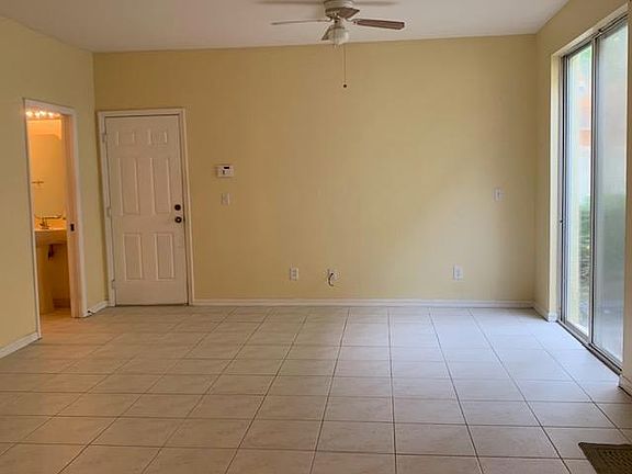 3rd image of 2052 SE Avon Park Dr