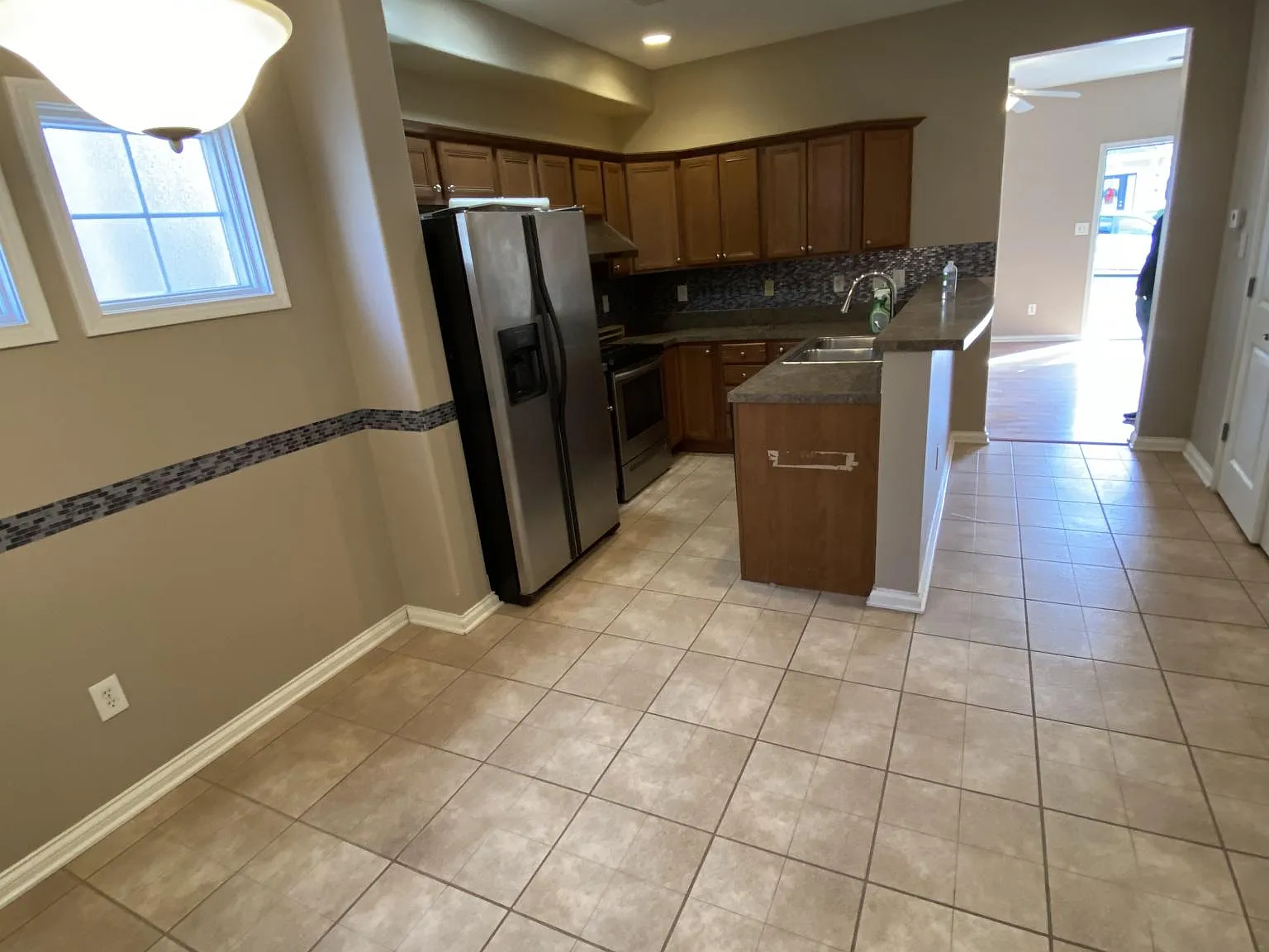 3 bed, 1433 sqft, $1,950 — Photo 4