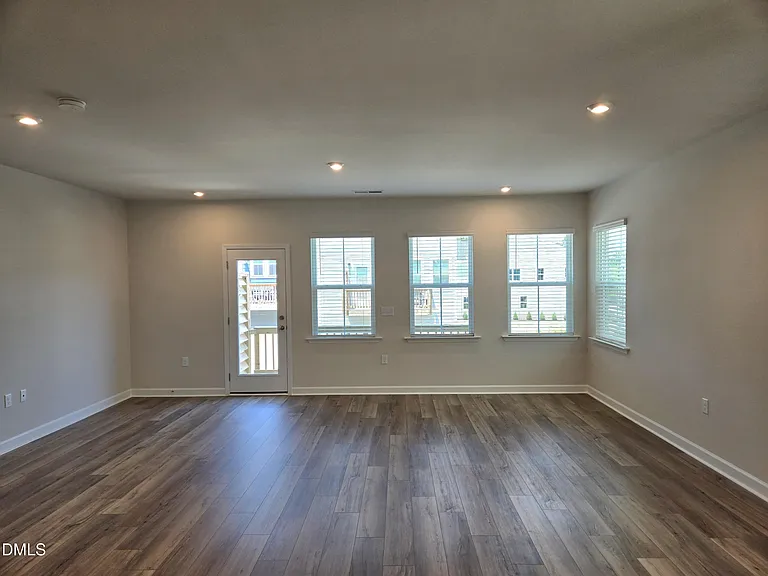 1106 Holding Village Way — Photo 4