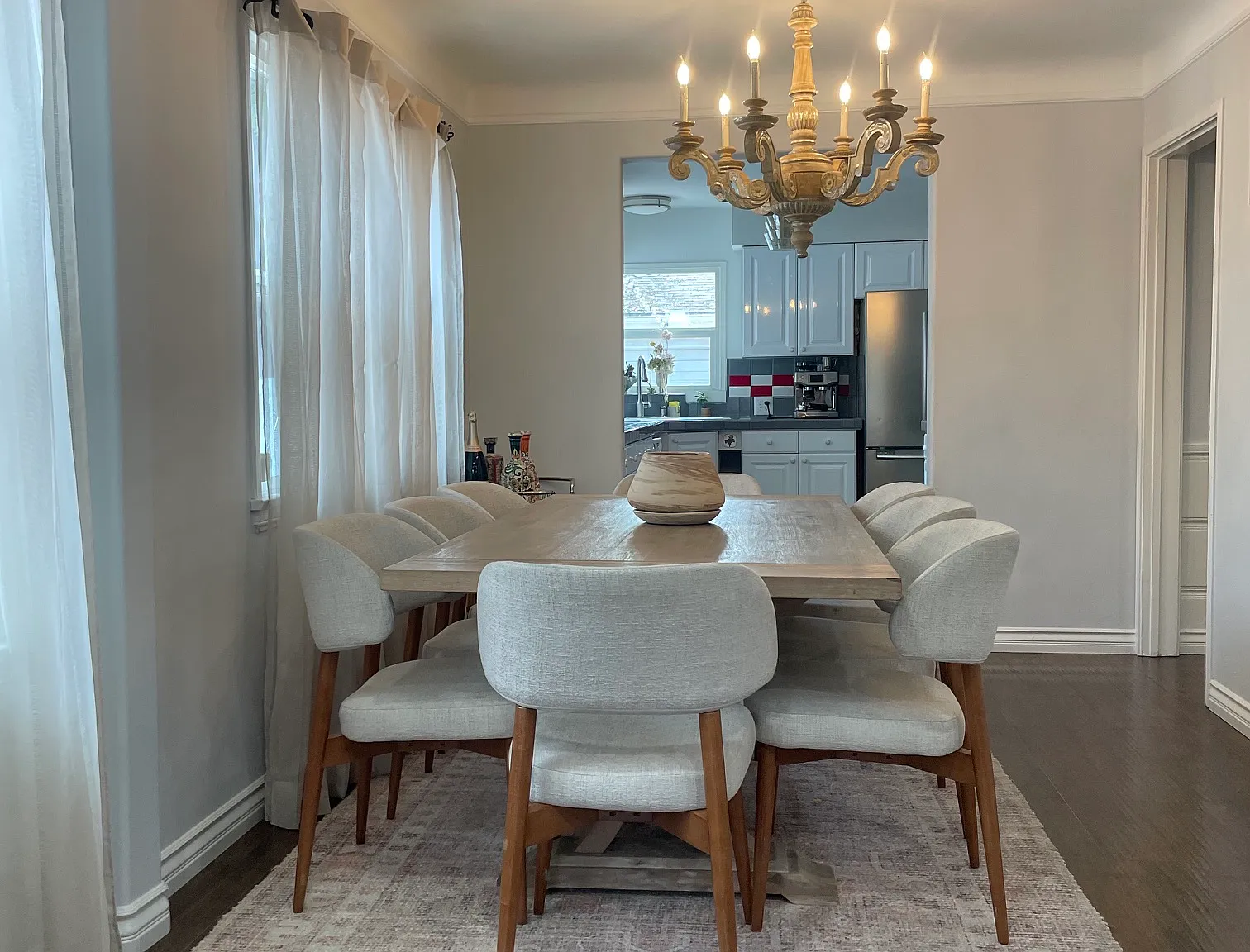 3 bed, 1200 sqft, $8,600 — Photo 1