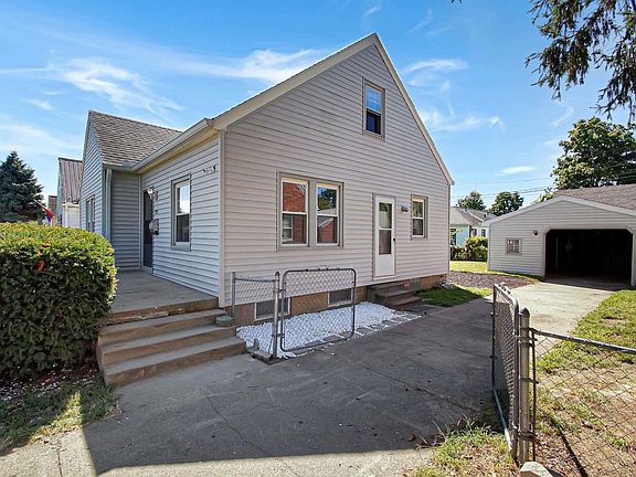 3rd image of 739 N Saint Anthony Pl