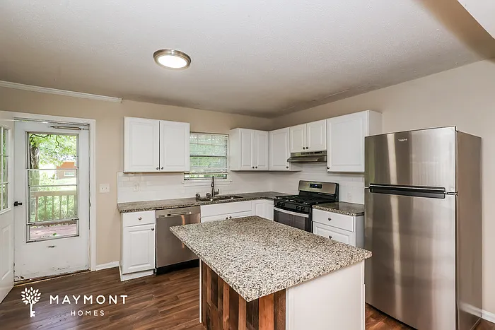 1684 Regency Pl — Photo 9