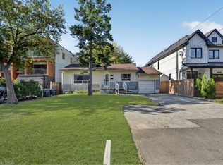 1024 Roosevelt Rd, Mississauga, ON L5G 3Y8