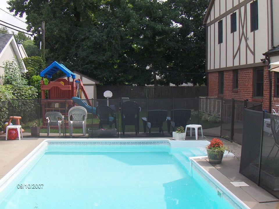 2nd image of 35-15 207th St