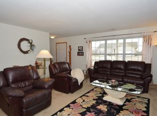 1012 E Pinecrest Ln, Elkhorn, WI 53121