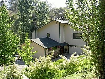 1st image of 168 Circle Oaks Dr
