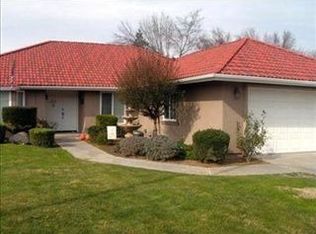 1172 Holly Ave, Clovis, CA 93611