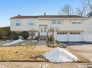 96 Lincoln Ave, Saddle Brook, NJ 07663
