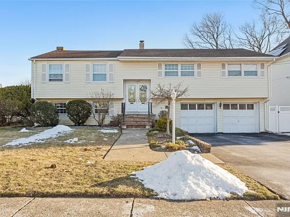 96 Lincoln Ave, Saddle Brook, NJ 07663
