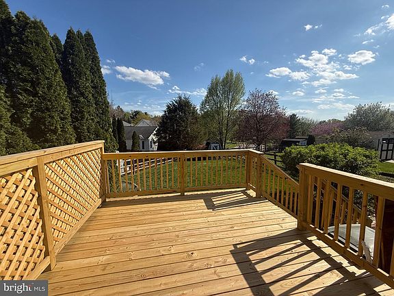 3rd image of 1576 Brimfield Cir
