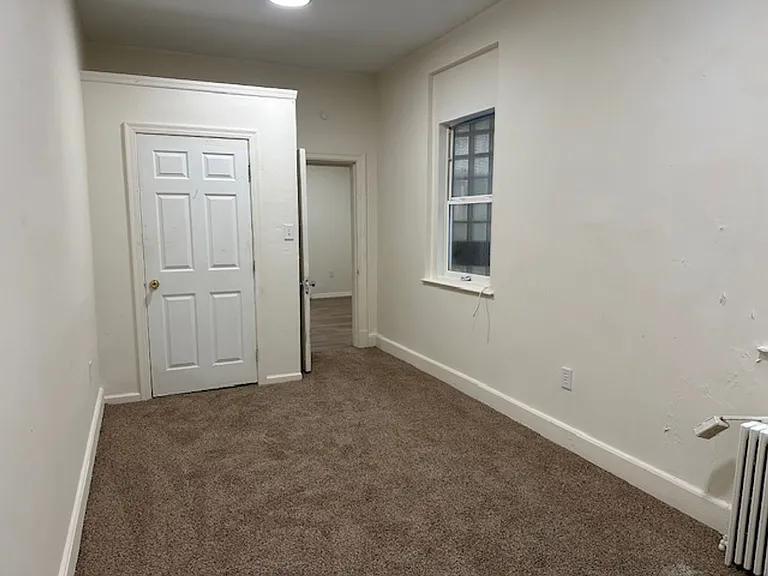 410-412 S George St #1R — Photo 11