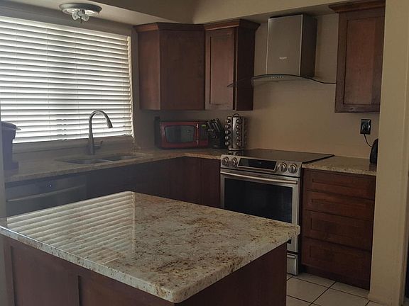 2nd image of 1750 W Mountain Oak Ln