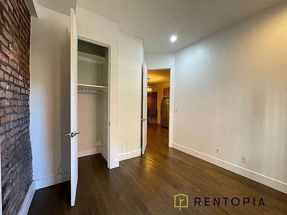 4th image of 17 Troutman St #1C