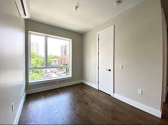 3rd image of 538 E 142nd St #3R