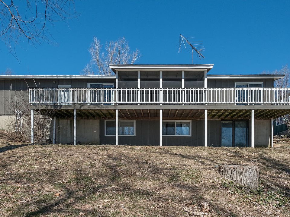 1st image of 47695 Lakeview Dr