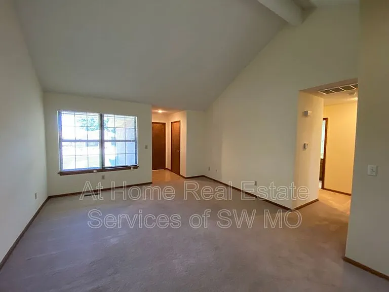 3034 W Greenwood St — Photo 3