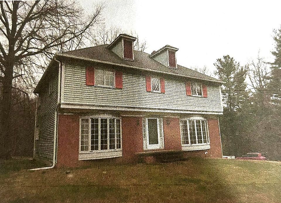 1st image of 2415 Martin Rd