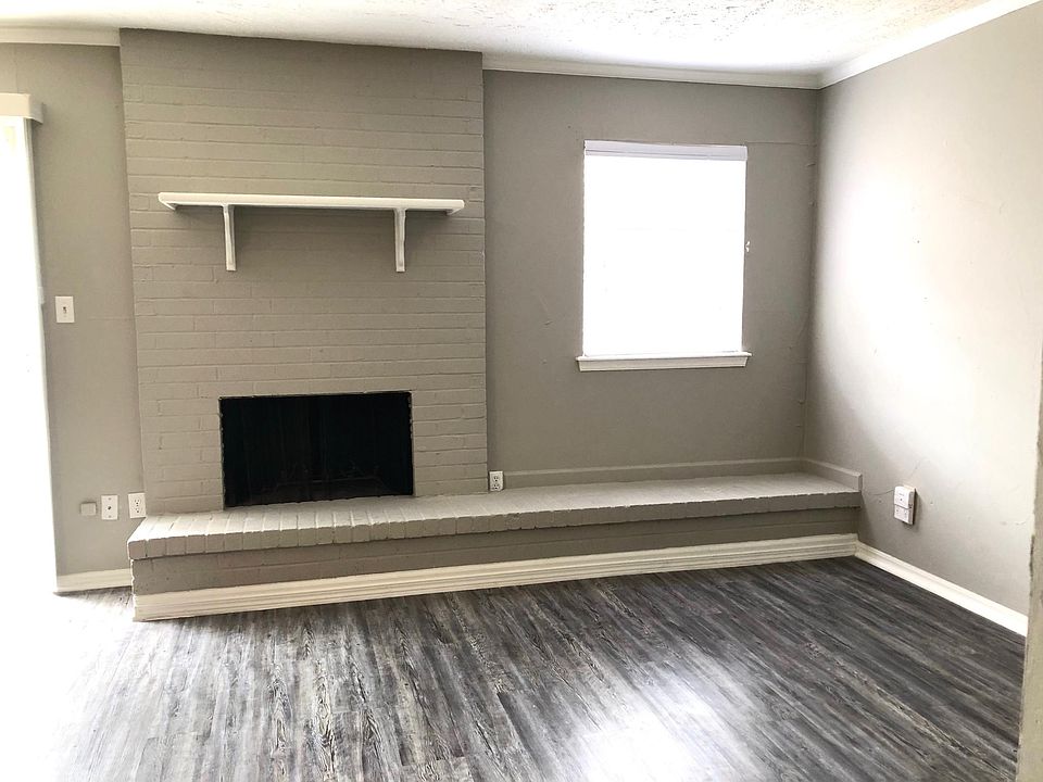 3-bedroom living room with plank Camden Oaks