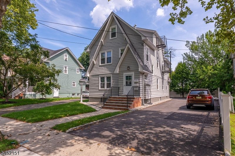 1st image of 11 Evergreen Ave