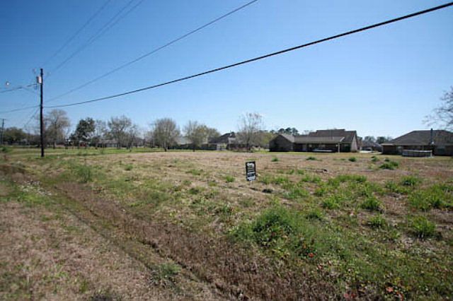 1st image of 130 S Bayou Estates Dr
