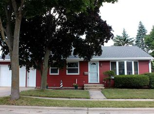 36 Fairway Ct, Appleton, WI 54915