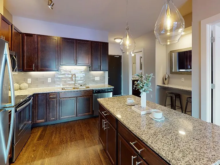 Red44 Luxury Apartments | Specials Available — Photo 19