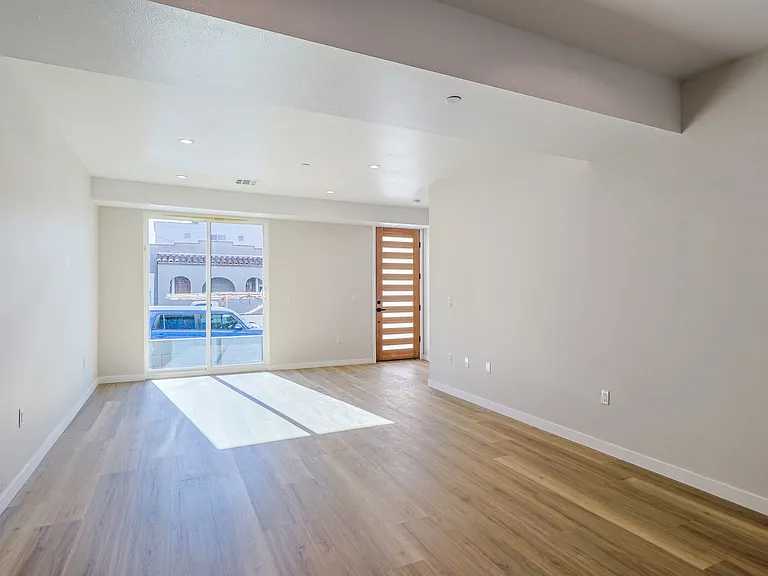 5517 Glennie Ln — Photo 14
