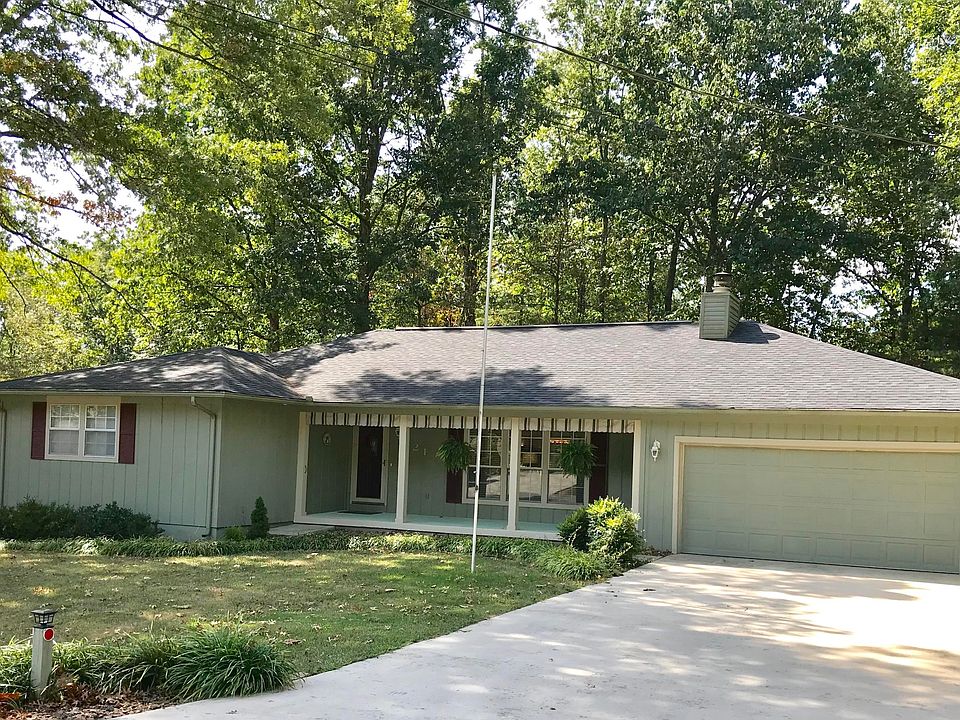 1st image of 121 Lakeside Dr